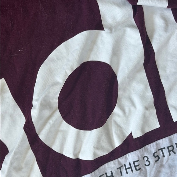 Brown and White Short Sleeve Tee with Bold Graphic Design - Picture 5 of 8